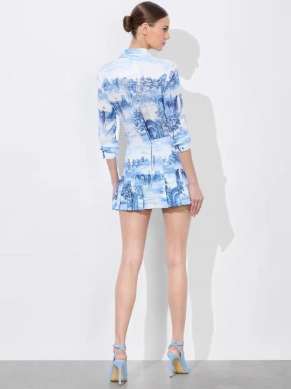 Alice + Olivia Willa Chateau Blue Silk Blouse Medium - Picture 3 of 11